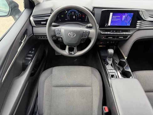 Used 2025 Toyota Camry LE FWD image 14