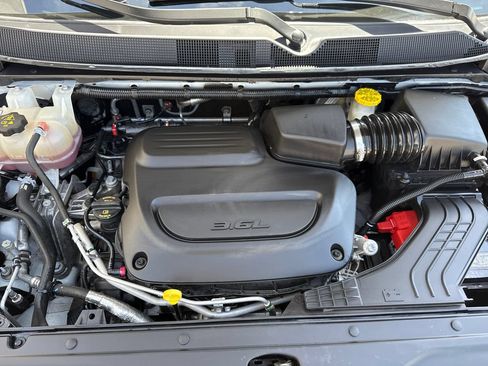 Used 2023 Chrysler Voyager LX FWD image 22