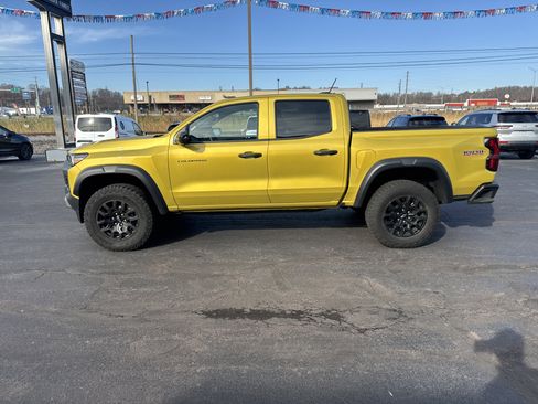 Used 2023 Chevrolet Colorado Trail Boss w/ Technology Package image 7