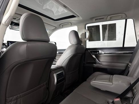 Used 2023 Lexus GX 460 Premium w/ Premium Package AWD/4WD image 29