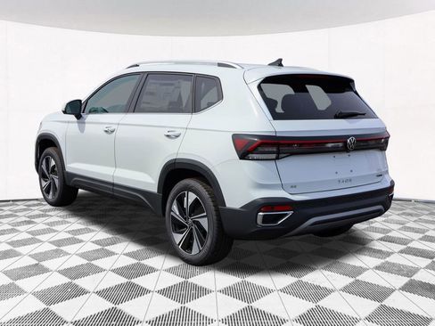 New 2025 Volkswagen Taos SE image 15