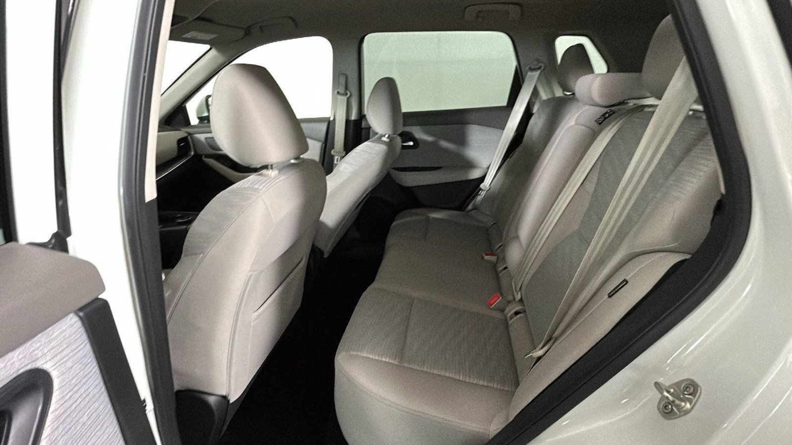Used 2021 Nissan Rogue SV AWD/4WD image 32