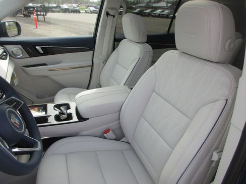 New 2026 Buick Enclave Avenir image 12