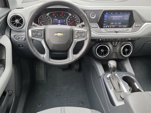 Used 2020 Chevrolet Blazer LT image 12