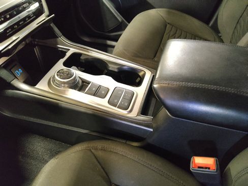 Used 2021 Ford Explorer XLT RWD image 26