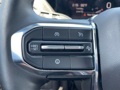 Used 2025 GMC Yukon XL Denali AWD/4WD image 19