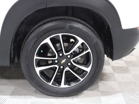 Used 2024 Chevrolet TrailBlazer LT w/ Convenience Package FWD image 40