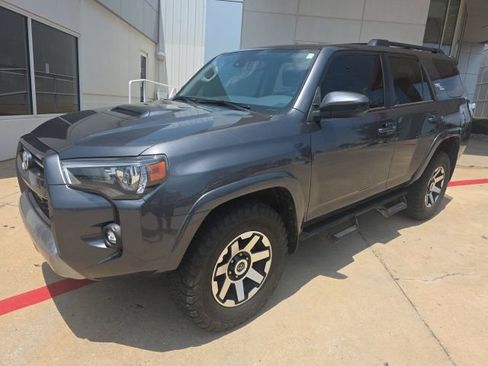 Used 2022 Toyota 4Runner TRD Off-Road AWD/4WD image 2