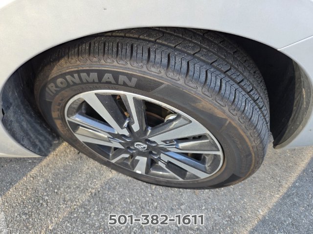 Used 2025 Nissan Versa SV FWD image 6
