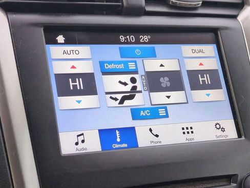 Used 2017 Ford Fusion SE image 30