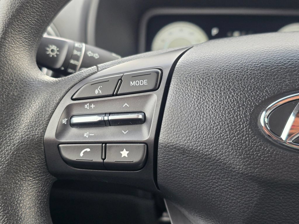 Used 2023 Hyundai Kona SE FWD image 26