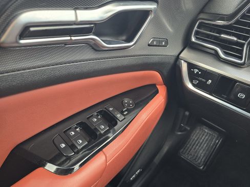 Used 2023 Kia Sportage SX image 23