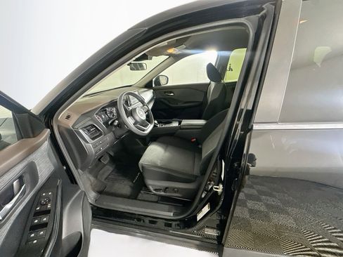 Used 2023 Nissan Rogue SV FWD image 13