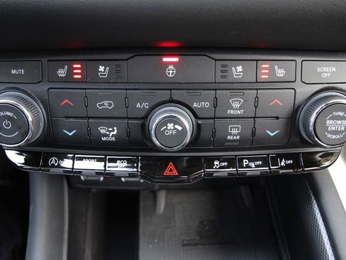 Used 2024 Dodge Durango GT image 30