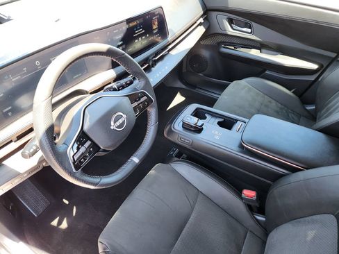 Used 2024 Nissan Ariya AWD image 10
