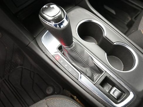 Used 2021 Chevrolet Equinox LT image 36