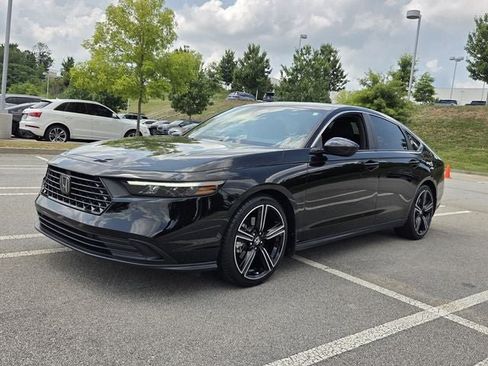 Used 2024 Honda Accord Sport image 4