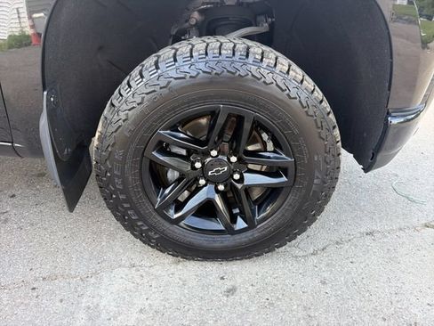 Used 2021 Chevrolet Silverado 1500 Custom Trail Boss AWD/4WD image 28