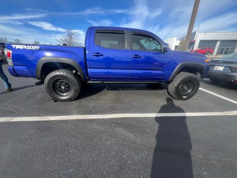 Used 2023 Toyota Tacoma TRD Off-Road image 7