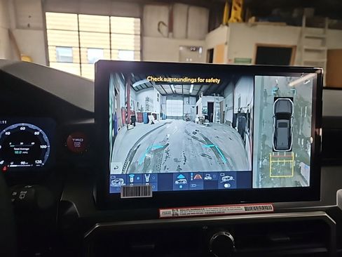 New 2025 Toyota 4Runner TRD Off-Road Premium image 25