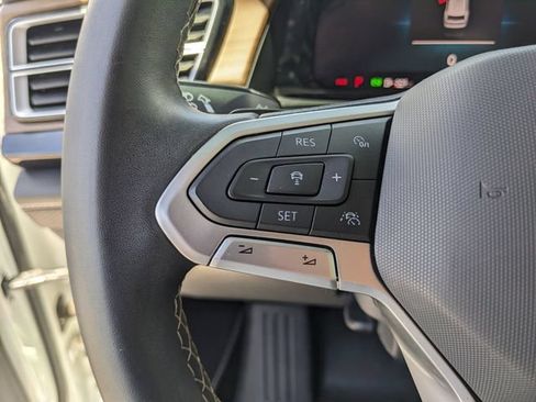 Used 2024 Volkswagen Atlas SE FWD image 34