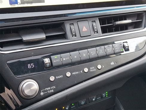 Used 2023 Lexus ES 350 Ultra Luxury image 17