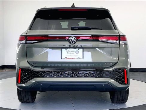 New 2026 Volkswagen Tiguan SE R-Line image 5