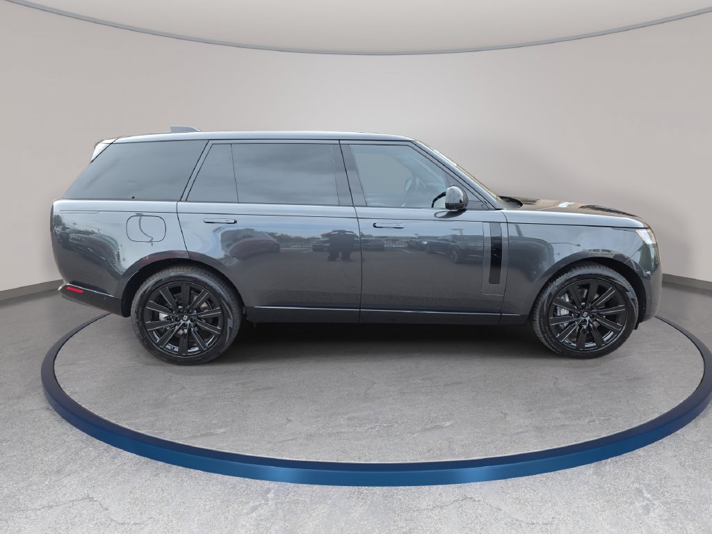 New 2027 Land Rover Range Rover Long Wheelbase SE AWD/4WD image 4