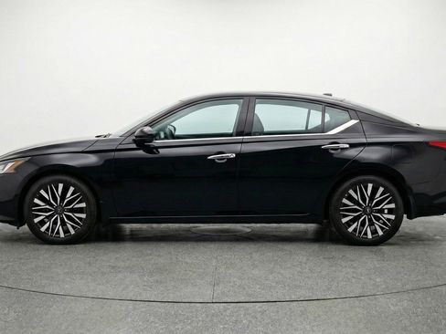 Used 2025 Nissan Altima 2.5 SV image 5