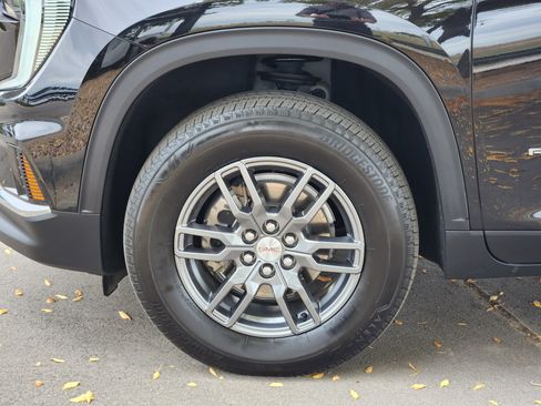 Used 2025 GMC Acadia Elevation image 22