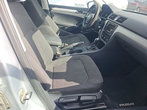 Used 2017 Volkswagen Passat 1.8T S FWD image 16