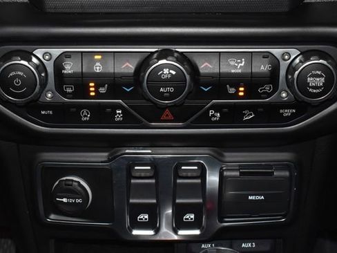 Used 2020 Jeep Wrangler Sport image 16