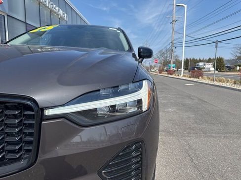 Certified 2025 Volvo XC60 B5 Plus image 8