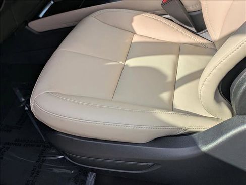 New 2026 Lincoln Corsair Premiere image 4