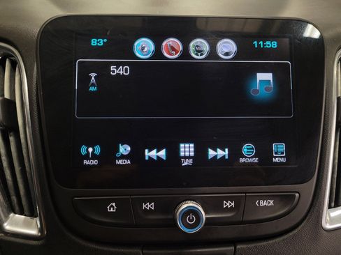 Used 2018 Chevrolet Malibu LT FWD image 25