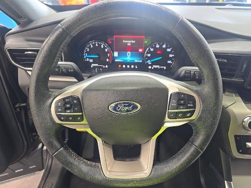 Used 2023 Ford Explorer XLT w/ Equipment Group 202A RWD image 10