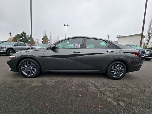 Used 2024 Hyundai Elantra SEL image 6