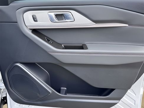 New 2026 Ford Explorer Active w/ Active Comfort Package image 25