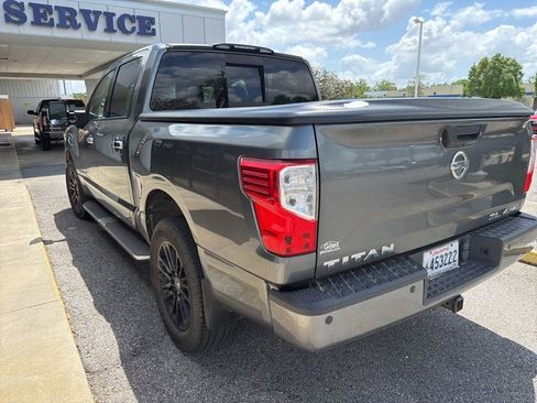 Used 2017 Nissan Titan SL w/ SL Towing Convenience Package image 9