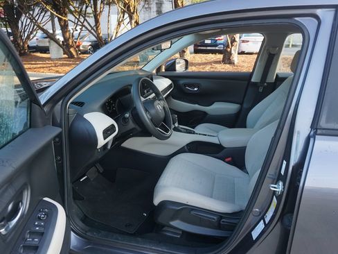 Used 2024 Honda HR-V LX image 2