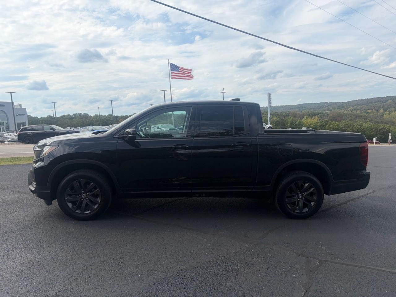 Used 2024 Honda Ridgeline Sport image 2