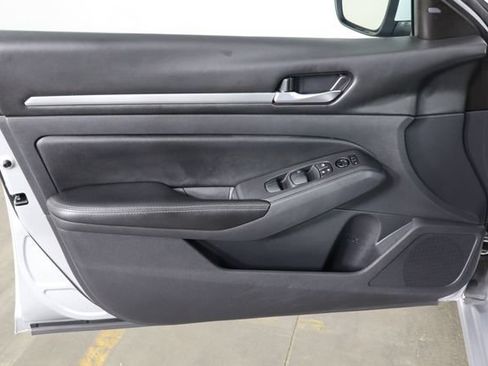 Used 2022 Nissan Altima 2.5 SV FWD image 19