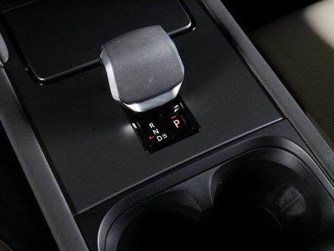 Used 2025 Land Rover Discovery Sport Dynamic SE image 13