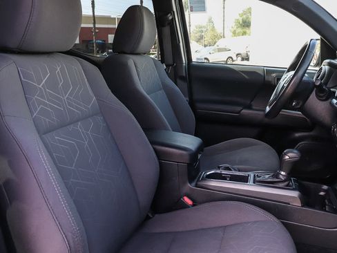 Used 2018 Toyota Tacoma TRD Sport w/ Technology Package image 26