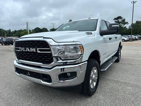 Certified 2024 RAM 2500 Big Horn AWD/4WD image 3