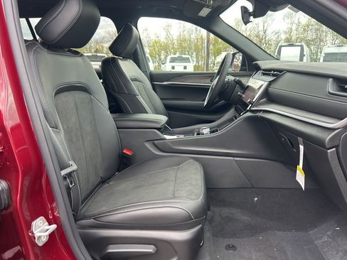 New 2026 Jeep Grand Cherokee L 4WD image 6