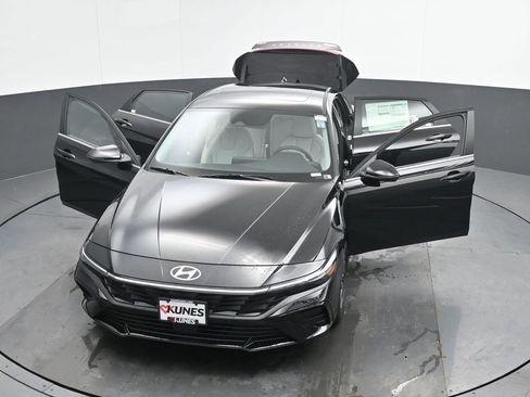 New 2026 Hyundai Elantra Limited FWD image 49