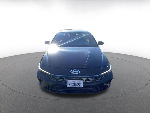 Used 2025 Hyundai Elantra SEL image 4