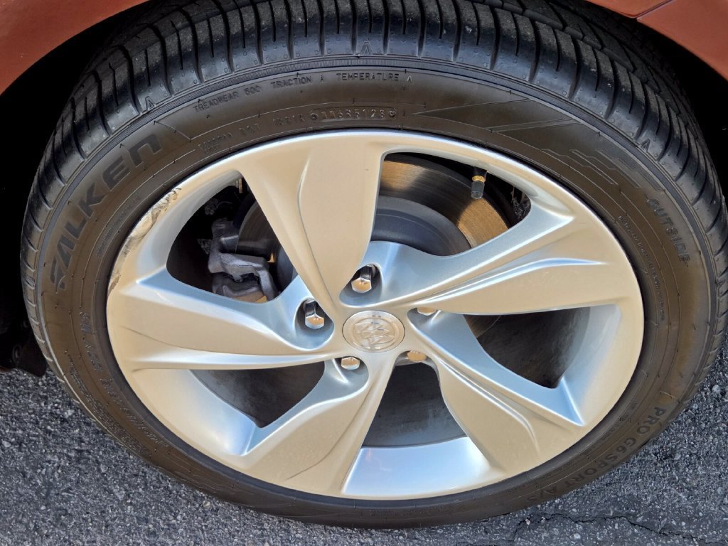 Used 2018 Buick Regal Preferred w/ Sights and Sounds Package FWD image 11
