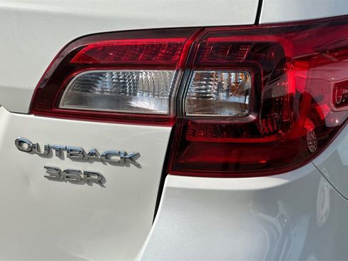 Used 2015 Subaru Outback 3.6R Limited image 27